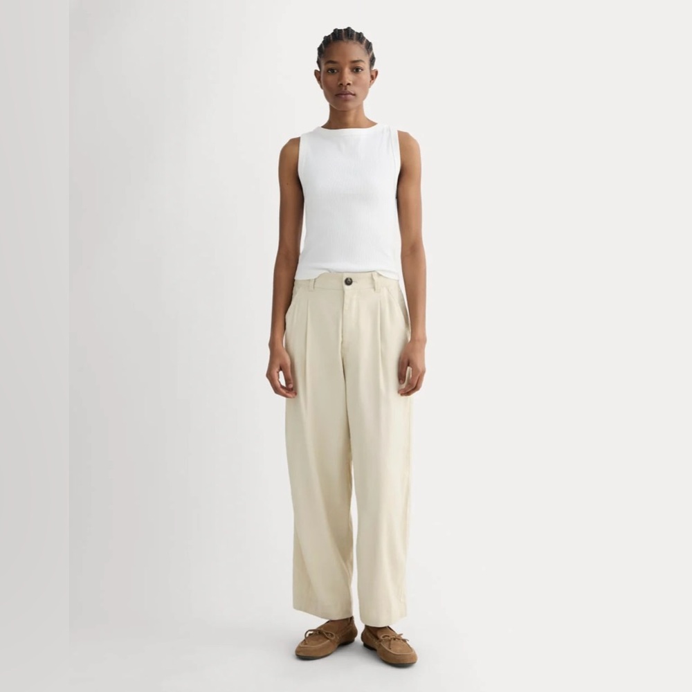 THE EVERYWHERE PANT IN STRETCH LINEN, Available in Birch and Kalamata, Size 00
